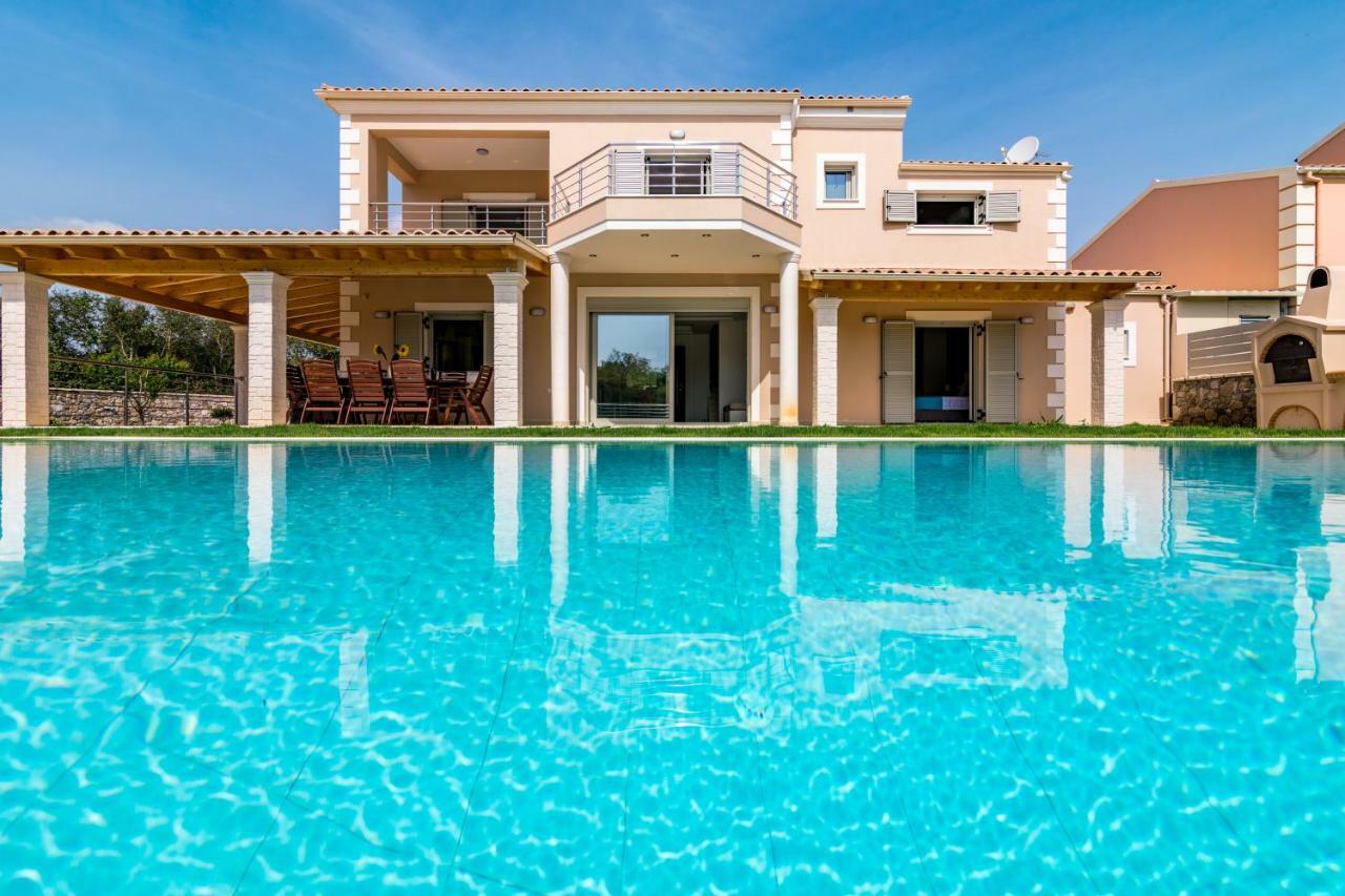 Villa Johnnie Poulades Exterior photo