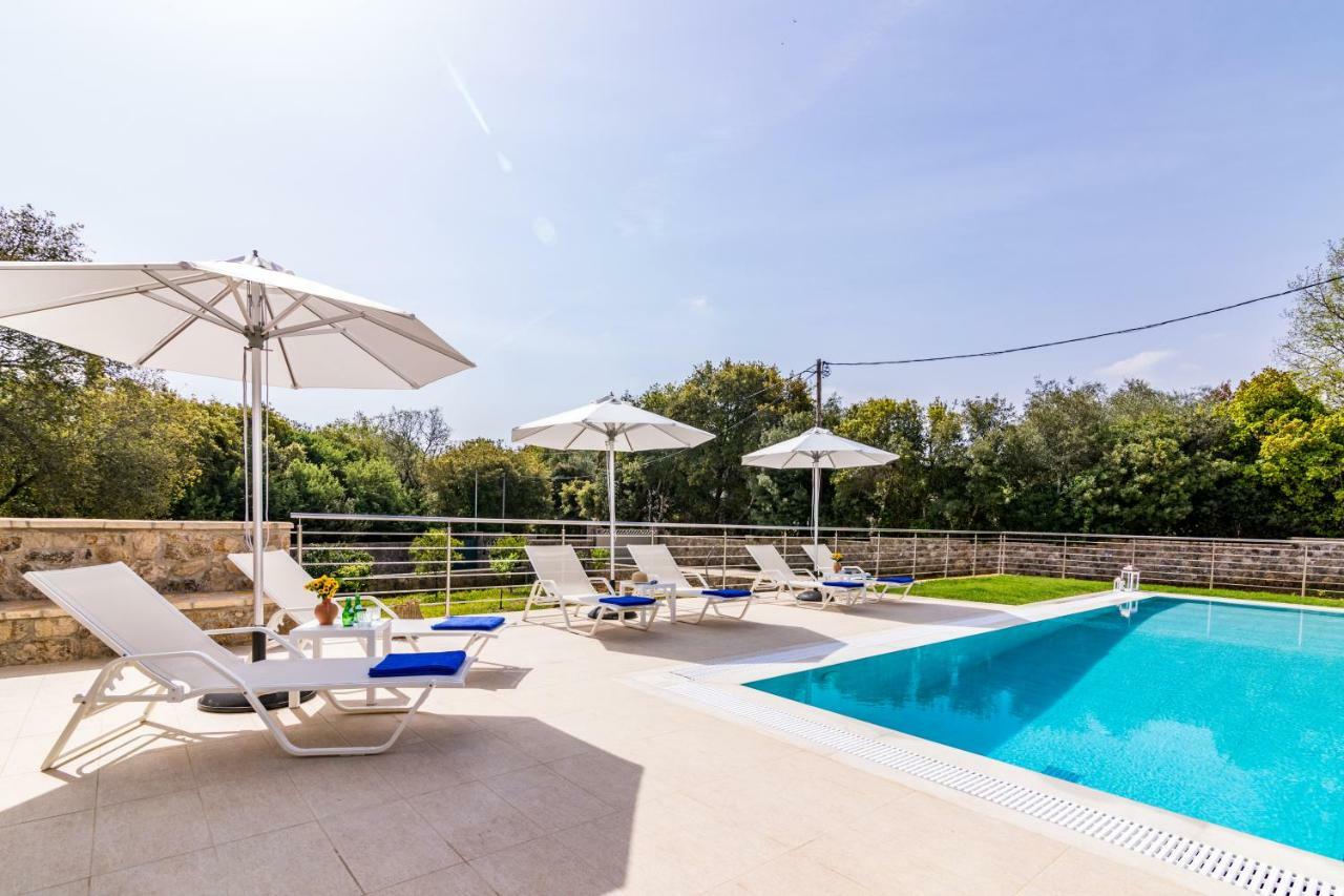Villa Johnnie Poulades Exterior photo
