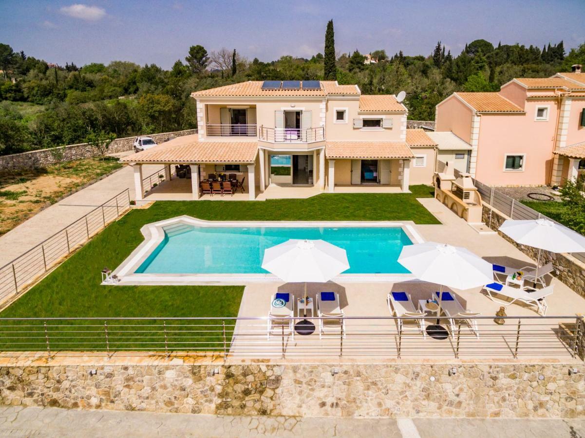 Villa Johnnie Poulades Exterior photo
